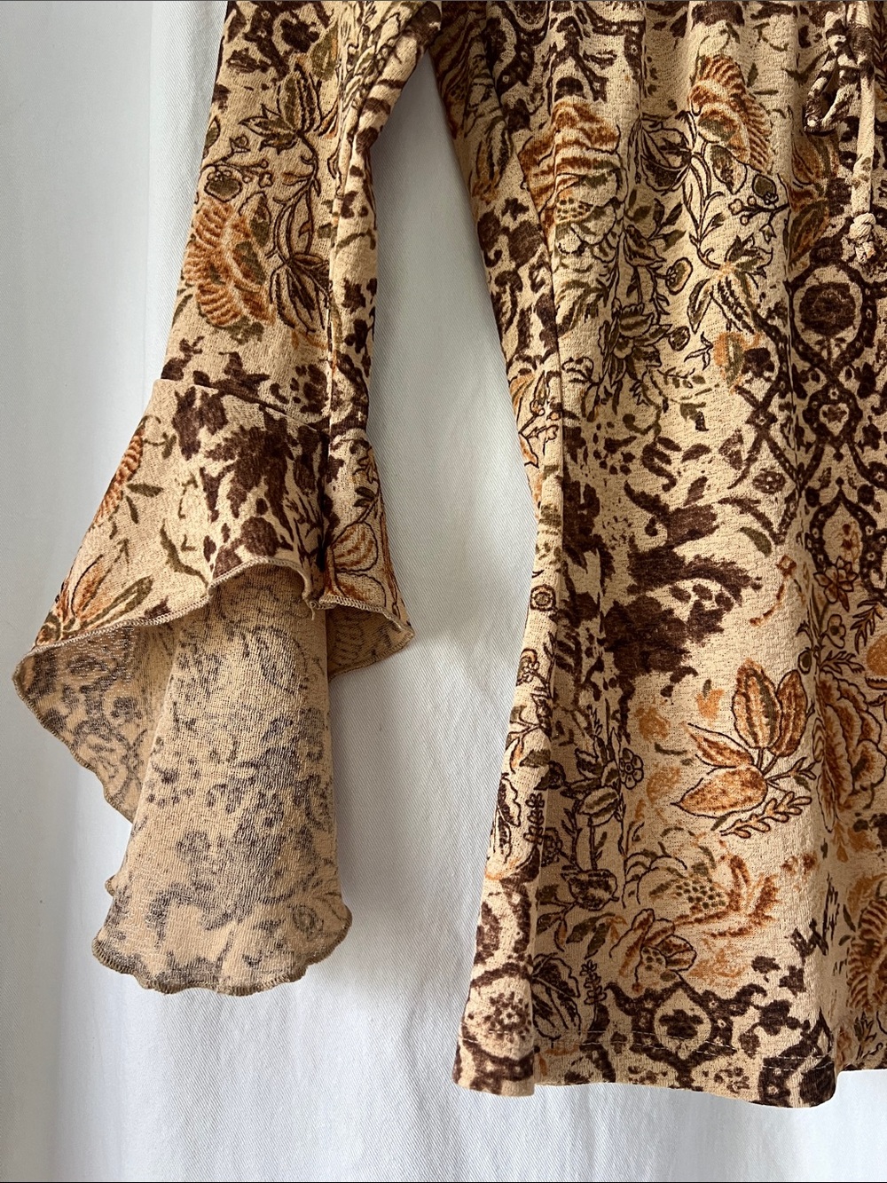 Eyeshadow Brown Floral Velvet Bell-Sleeve Top - Picture 3 of 5